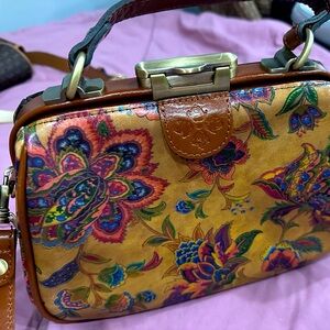 Gently used vintage style